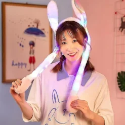 60 cm söt kanin Pikachu plyschmössa med rörliga öron lysande hatt present till baby barn D><noscript><img width=