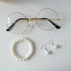 7 delar mormor peruk kostym set, mormor glasögon med pärlor armband, pärlhalsband, cosplay tillbehör för Mardi Gras Halloween (silvergrå peruk)><noscript><img width=