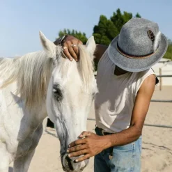 Dekorativa fjäderhattar, Western mountainhattar, Oktoberfesthat, bayerska kostymklänningar, cosplayhattar No,><noscript><img width=