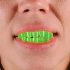 Halloween-Tänder som lyser i mörkret - Fångtänder för utklädning och låtsaslek> Tillbehör