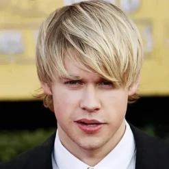 Herr Kort Ljusblond Peruk med Sned Lugg> Peruker