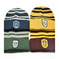 Newplay fynd LAGERRENSNING Harry Potter Ravenclaw paket: mössa, vantar, mobilring, 2 flaggor> Huvudbonader