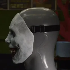 Leende demon terror mask><noscript><img width=