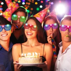 10-pack Glow Stick Glasögon Bulk Party Set, LED Glasögon, Självlysande Partyartiklar, Party Solglasögon, Party Favörer, Slumpmässiga Färger><noscript><img width=