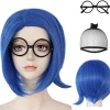 Skapa den perfekta melankoliska karaktärslooken med detta kompletta blå bob-perukset! Den livfulla korta stilen kommer med matchande> Peruker